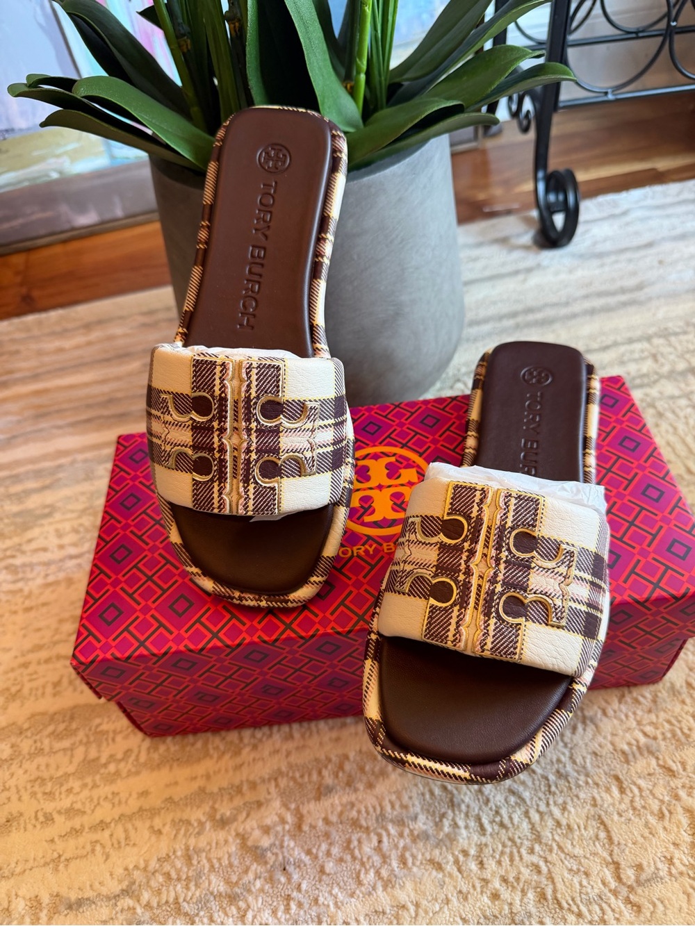 Tory Burch Double T Sport Brown and Cream Plaid Slide Sandals - Picture 5 of 7